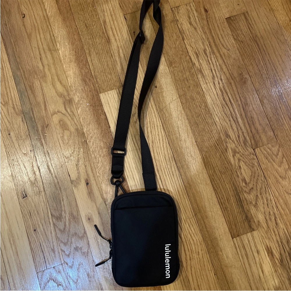 lululemon Easy Access Crossbody Bag Black
